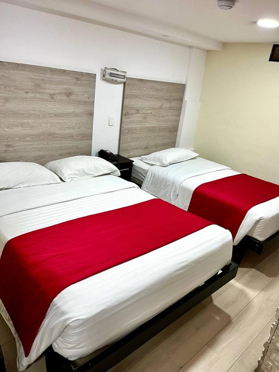 Hotel Imperial อัมบาโต ภายนอก รูปภาพ